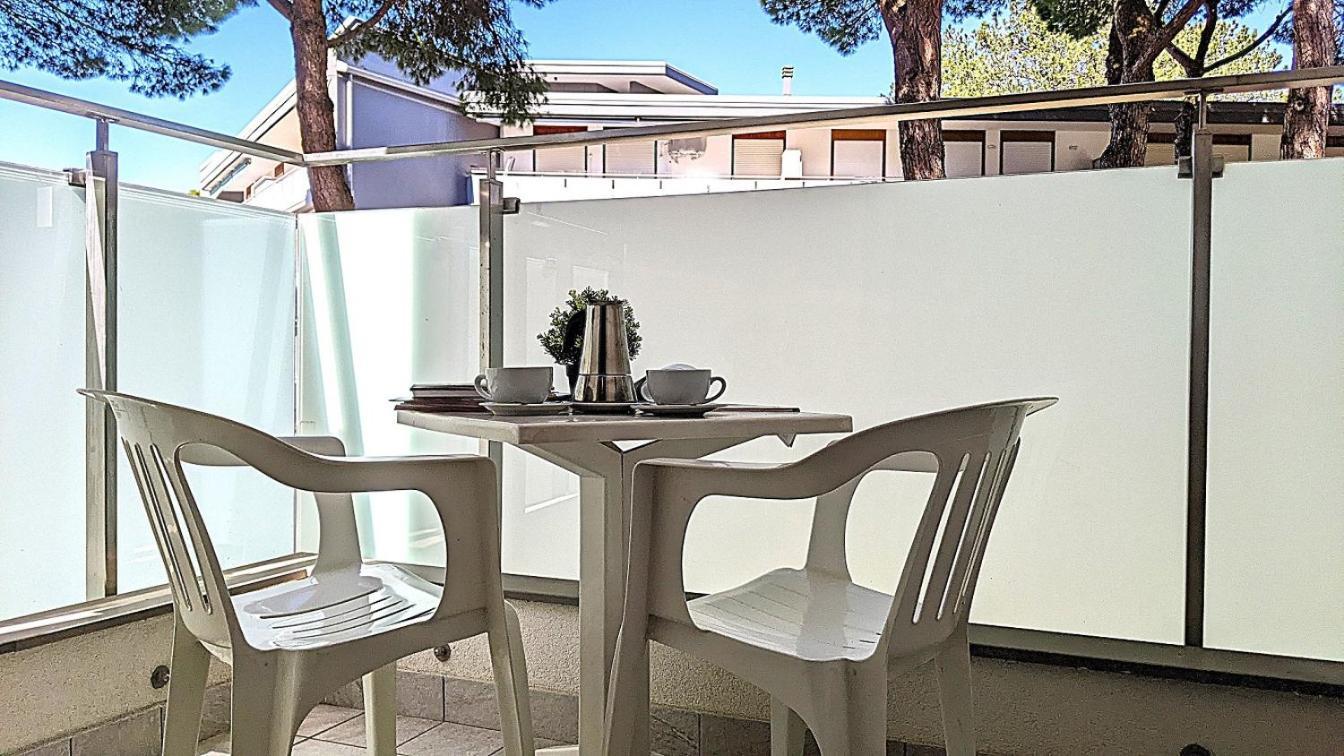 Residenza Rubin Apartment Lignano Sabbiadoro Bagian luar foto