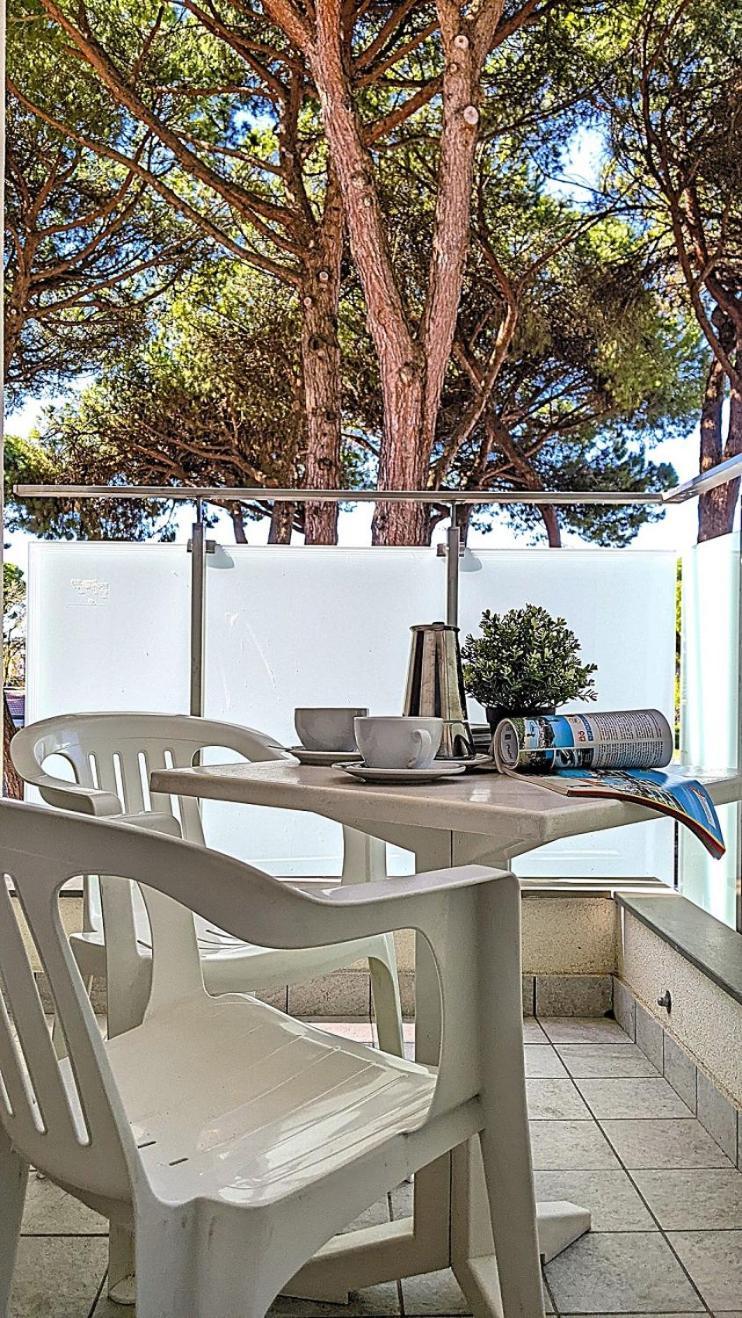 Residenza Rubin Apartment Lignano Sabbiadoro Bagian luar foto